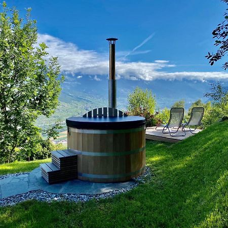 Eco Lodge With Jacuzzi And View In The Swiss Alps Grone Exterior photo