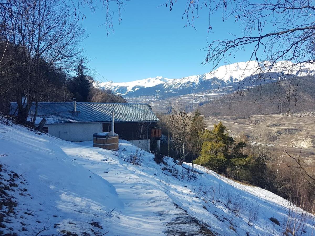Eco Lodge With Jacuzzi And View In The Swiss Alps Grone Exterior photo