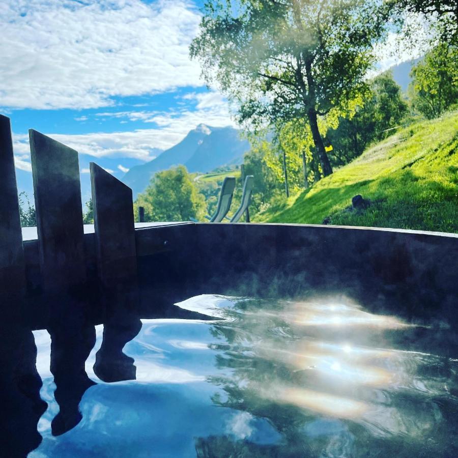 Eco Lodge With Jacuzzi And View In The Swiss Alps Grone Exterior photo