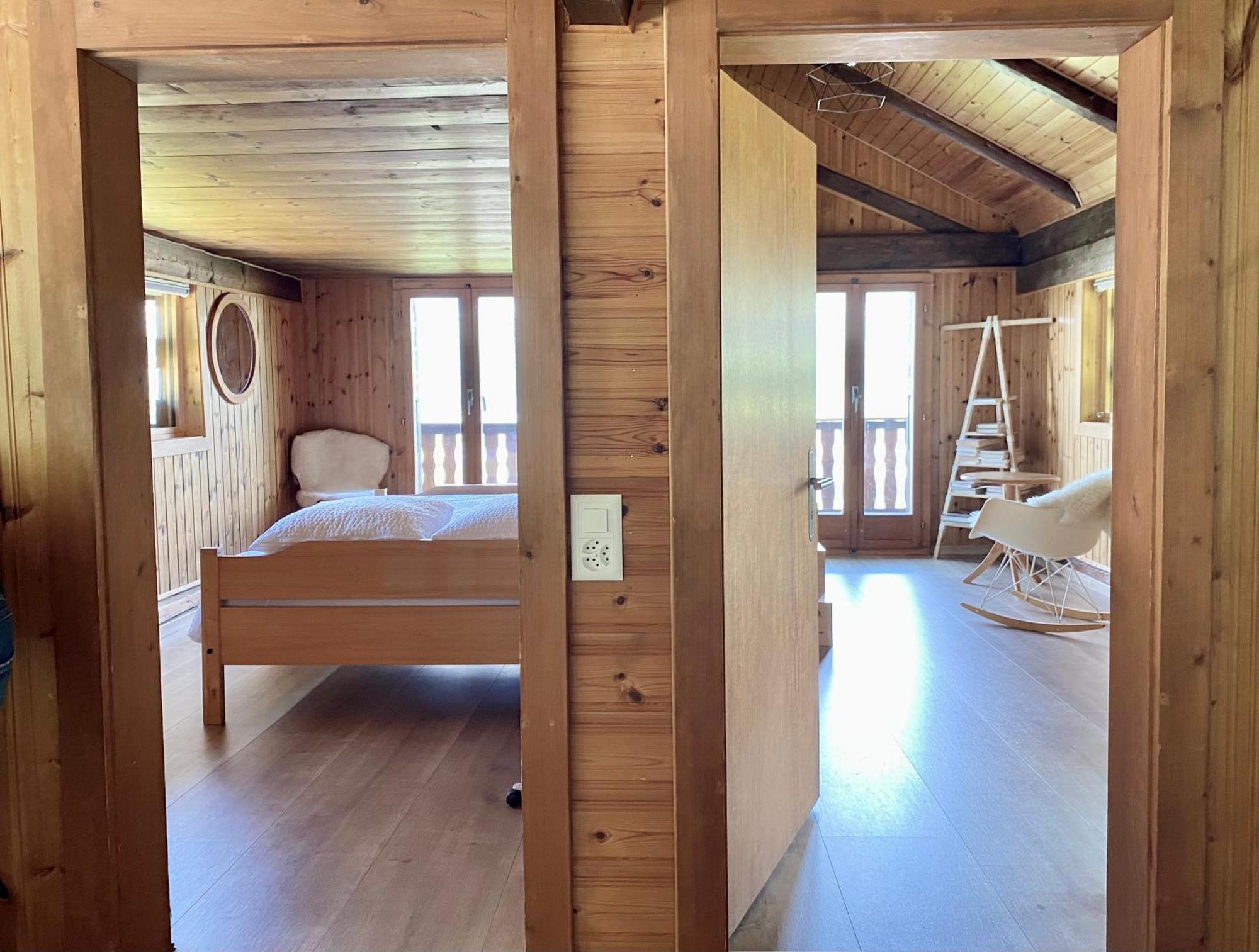 Eco Lodge With Jacuzzi And View In The Swiss Alps Grone Exterior photo