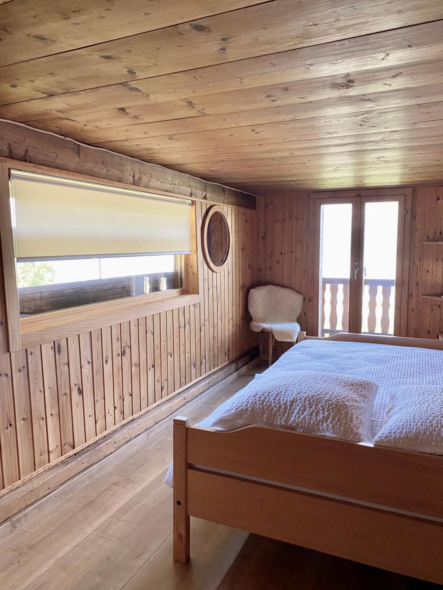 Eco Lodge With Jacuzzi And View In The Swiss Alps Grone Exterior photo